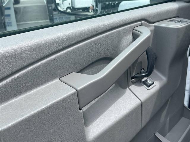 2023 GMC Savana Cutaway 4500 4500 Van