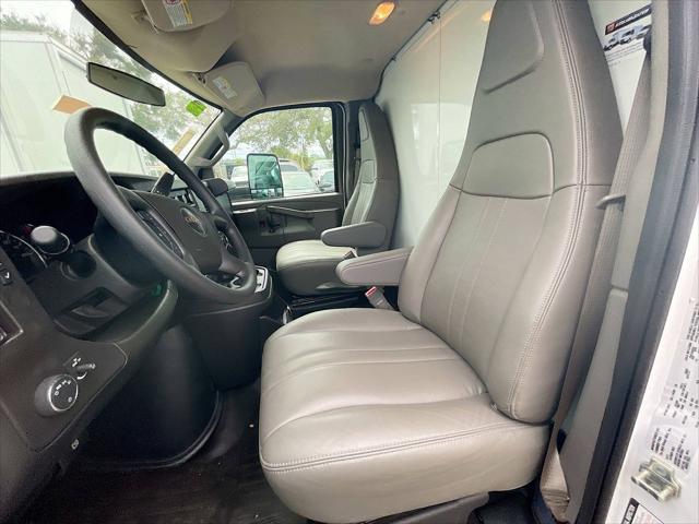 2023 GMC Savana Cutaway 4500 4500 Van