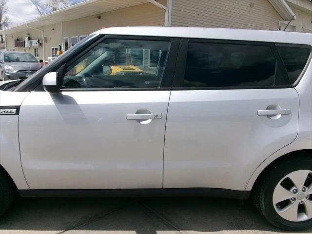 2016 Kia Soul Base