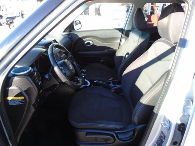 2016 Kia Soul Base