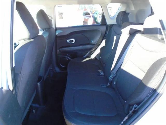 2016 Kia Soul Base