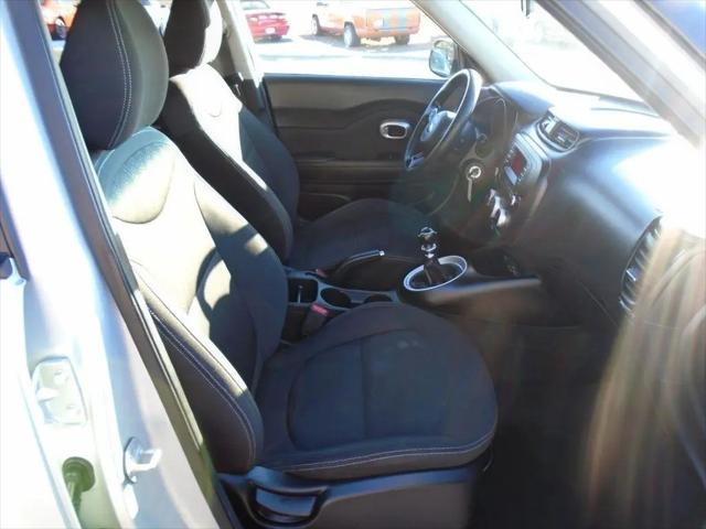 2016 Kia Soul Base