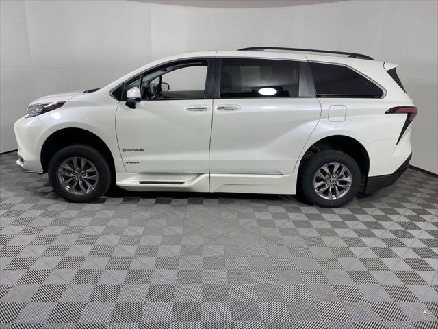 2021 Toyota Sienna XLE