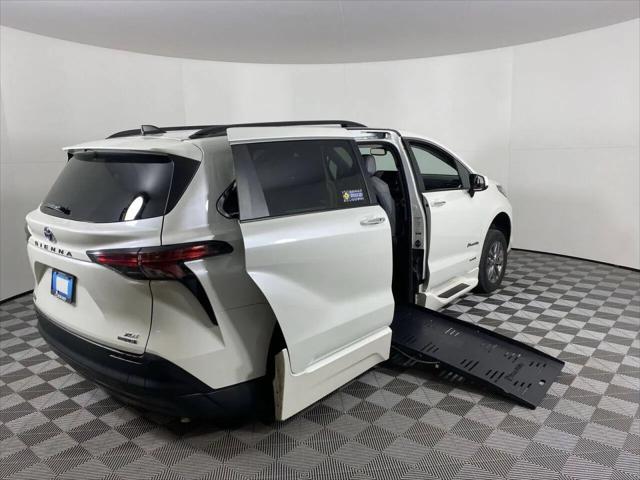 2021 Toyota Sienna XLE