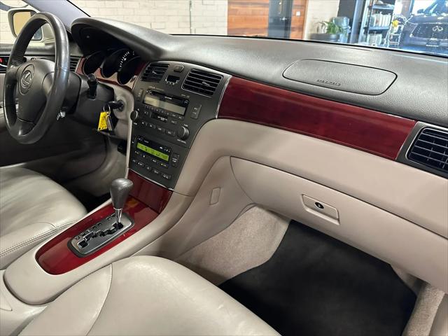 2002 Lexus ES 300 Base (A4)