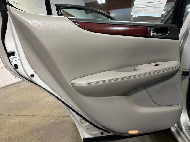 2002 Lexus ES 300 Base (A4)