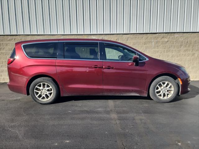 Used 2017 Chrysler Pacifica For Sale in Wilmington, OH