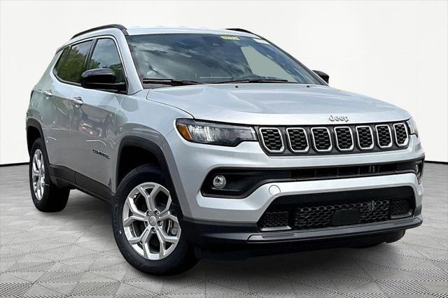 2024 Jeep Compass COMPASS LATITUDE 4X4