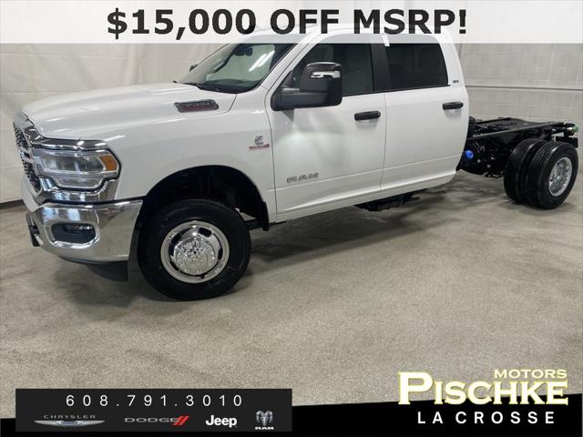 2024 RAM Ram 3500 Chassis Cab RAM 3500 SLT CREW CAB CHASSIS 4X4 60 CA