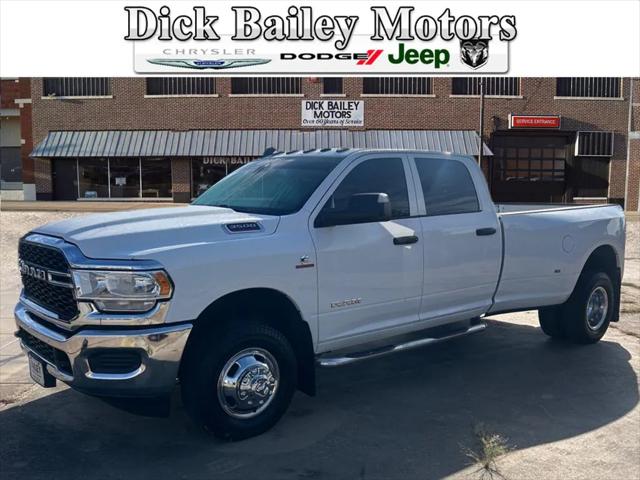 2022 RAM 3500 Tradesman Crew Cab 4x4 8 Box