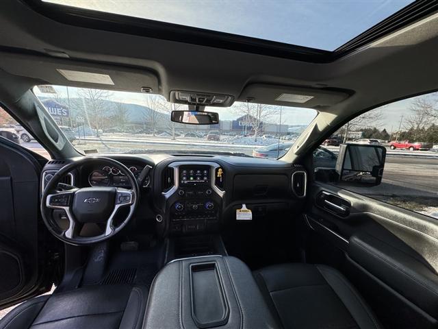 2022 Chevrolet Silverado 2500HD 4WD Crew Cab Standard Bed LTZ