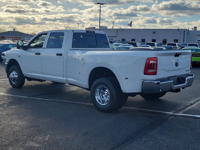 2024 RAM Ram 3500 RAM 3500 TRADESMAN CREW CAB 4X4 8 BOX