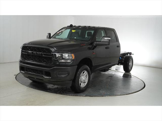 2024 RAM Ram 3500 Chassis Cab RAM 3500 TRADESMAN CREW CAB CHASSIS 4X2 60 CA 2024 RAM Ram 3500 Chassis Cab RAM 3500 TRADESMAN CREW CAB CHASSIS 4X2 60 CA