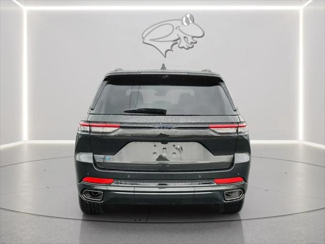 2024 Jeep Grand Cherokee Anniversary Edition