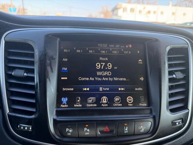 2016 Chrysler 200 C