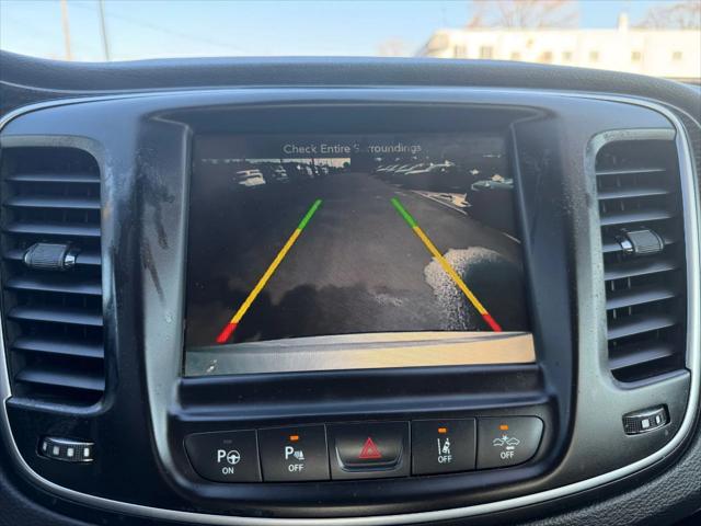 2016 Chrysler 200 C