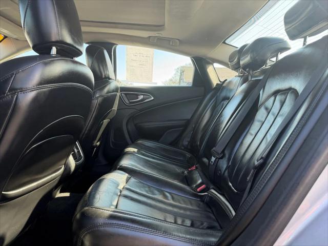 2016 Chrysler 200 C