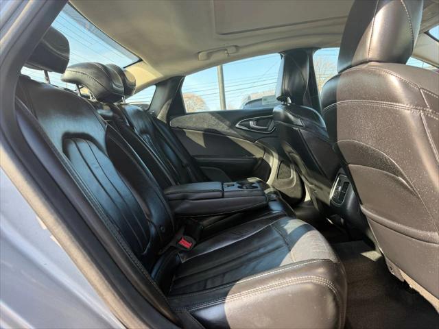 2016 Chrysler 200 C