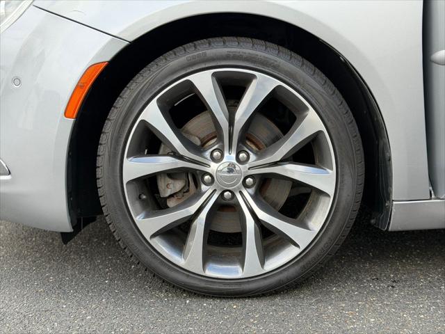 2016 Chrysler 200 C