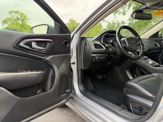 2016 Chrysler 200 C