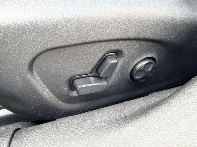2016 Chrysler 200 C