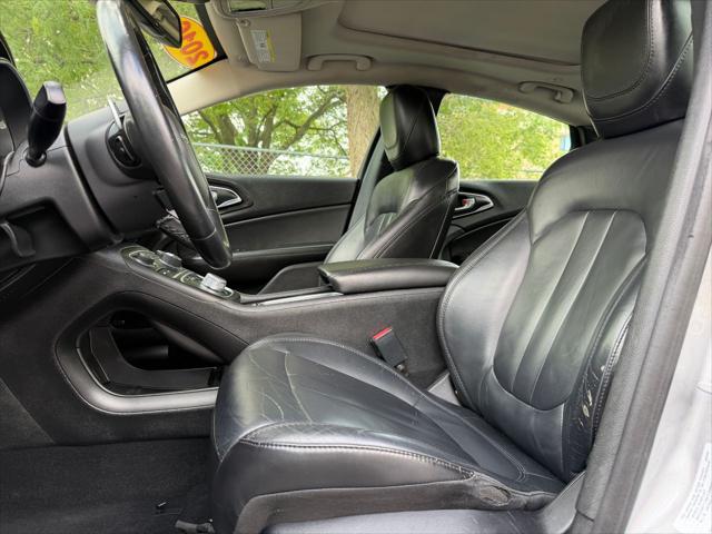2016 Chrysler 200 C