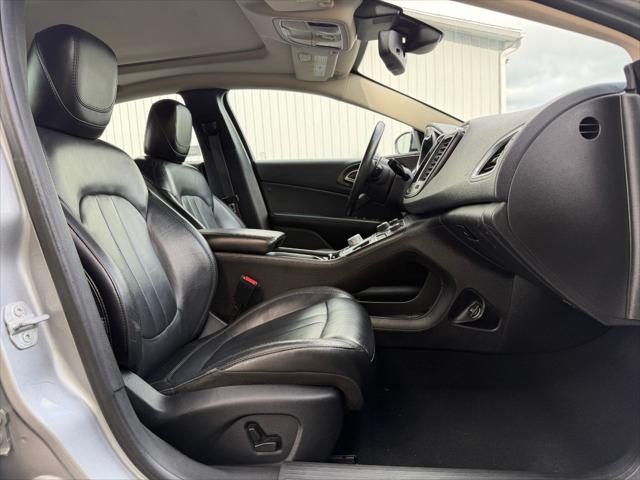2016 Chrysler 200 C