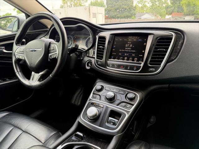 2016 Chrysler 200 C
