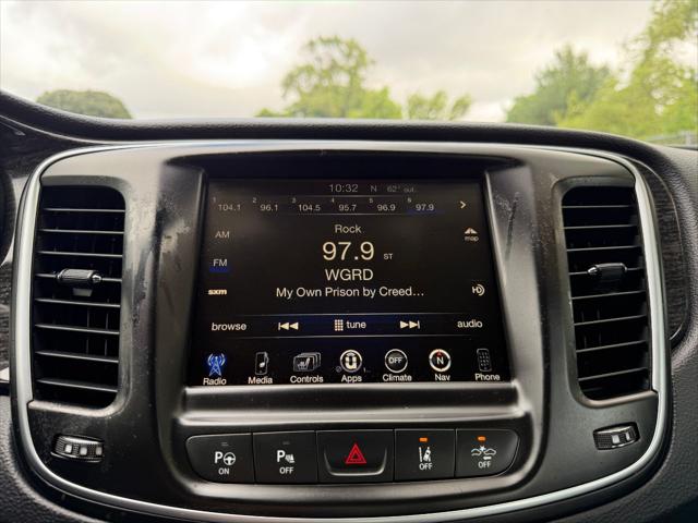 2016 Chrysler 200 C