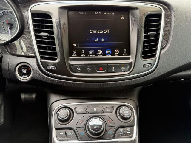 2016 Chrysler 200 C