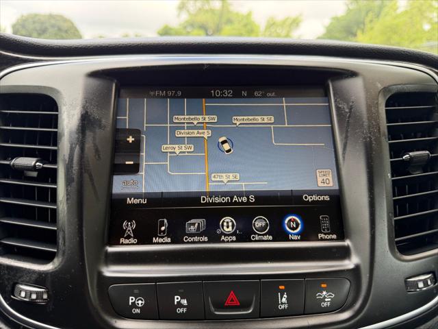 2016 Chrysler 200 C