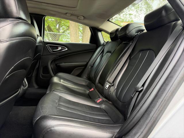 2016 Chrysler 200 C