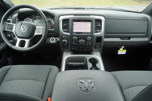 2024 RAM Ram 1500 Classic RAM 1500 CLASSIC WARLOCK QUAD CAB 4X4 64 BOX