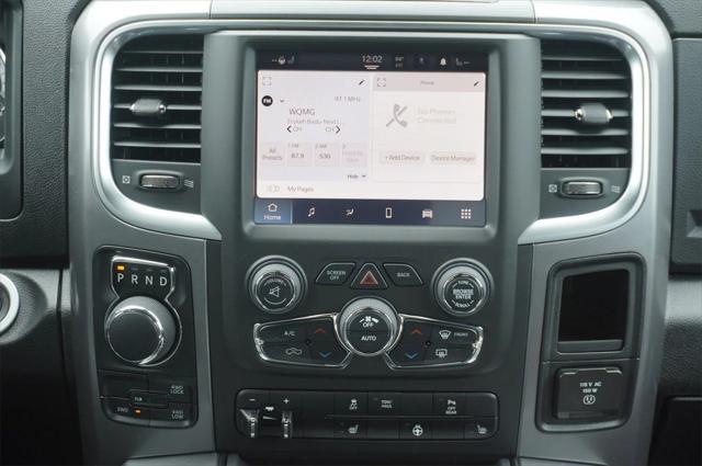 2024 RAM Ram 1500 Classic RAM 1500 CLASSIC WARLOCK QUAD CAB 4X4 64 BOX