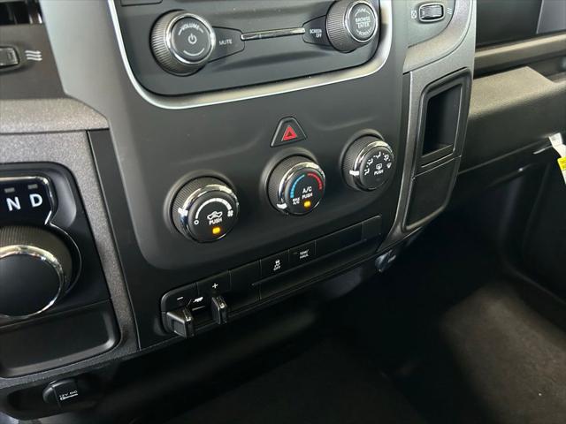 2024 RAM Ram 1500 Classic RAM 1500 CLASSIC TRADESMAN QUAD CAB 4X2 64 BOX