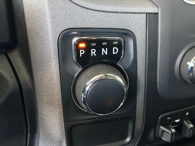 2024 RAM Ram 1500 Classic RAM 1500 CLASSIC TRADESMAN QUAD CAB 4X2 64 BOX