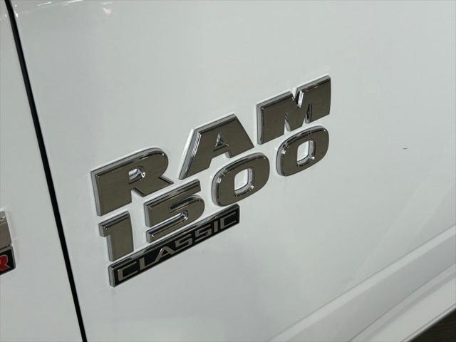 2024 RAM Ram 1500 Classic RAM 1500 CLASSIC TRADESMAN QUAD CAB 4X4 64 BOX