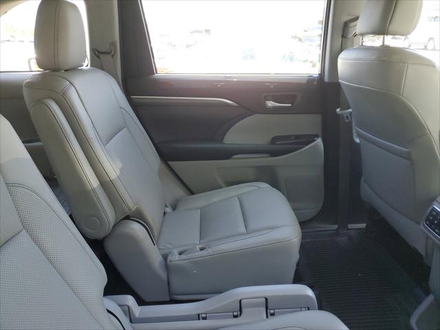2018 Toyota Highlander Limited Platinum