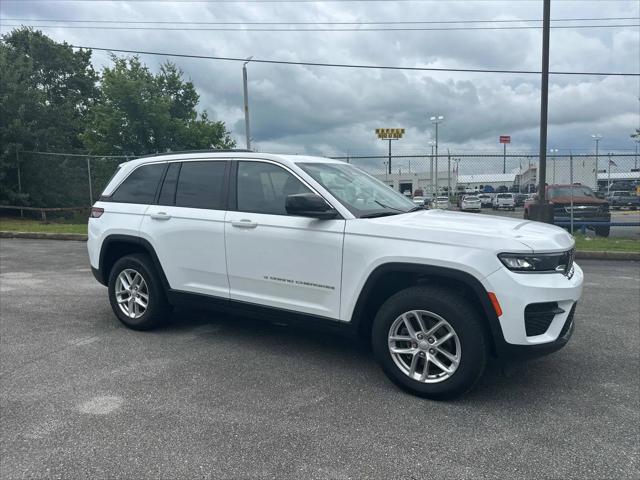 2024 Jeep Grand Cherokee GRAND CHEROKEE LAREDO X 4X4