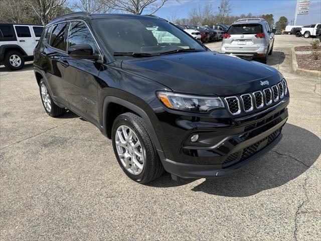 2024 Jeep Compass COMPASS LATITUDE LUX 4X4