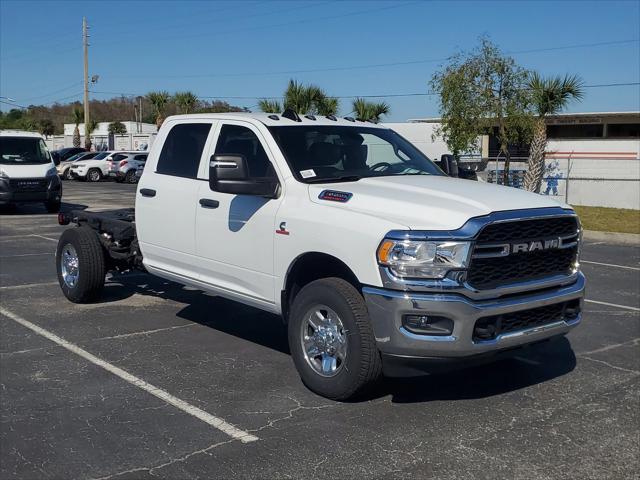 2024 RAM Ram 3500 Chassis Cab RAM 3500 TRADESMAN CREW CAB CHASSIS 4X2 60 CA