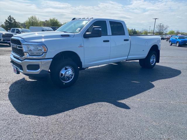 2024 RAM Ram 3500 RAM 3500 TRADESMAN CREW CAB 4X4 8 BOX