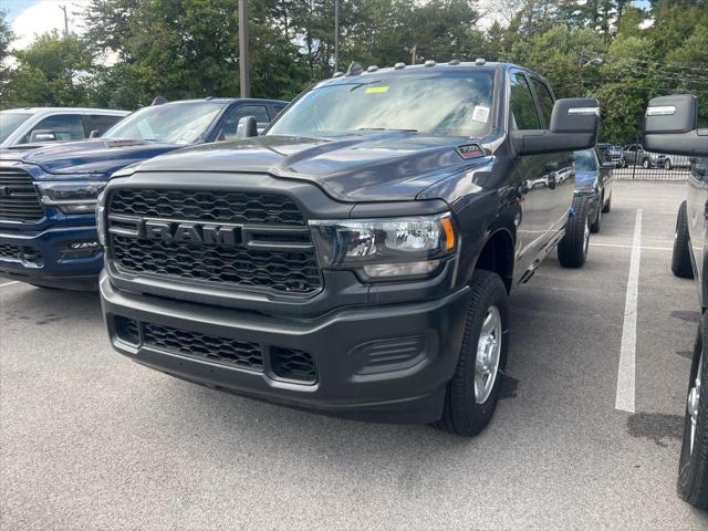 2024 RAM Ram 3500 Chassis Cab RAM 3500 TRADESMAN CREW CAB CHASSIS 4X2 60 CA 2024 RAM Ram 3500 Chassis Cab RAM 3500 TRADESMAN CREW CAB CHASSIS 4X2 60 CA