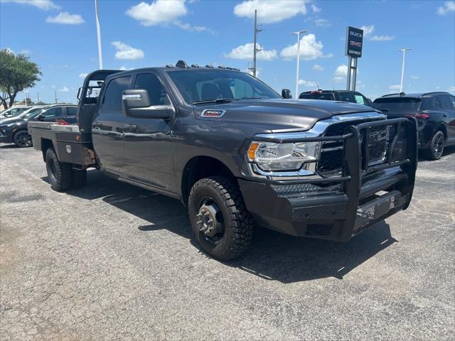2023 RAM 3500 Tradesman Crew Cab 4x4 8 Box