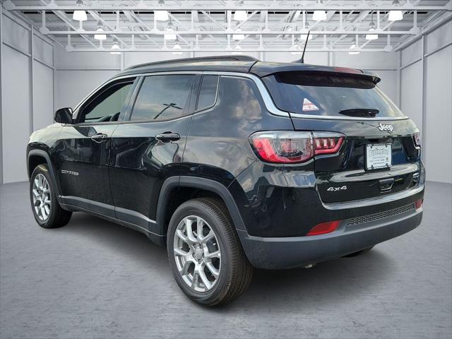 2024 Jeep Compass COMPASS LATITUDE LUX 4X4