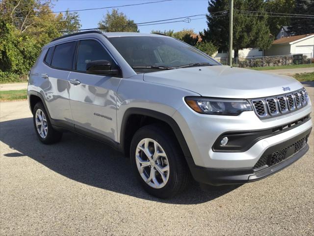 2024 Jeep Compass COMPASS LATITUDE 4X4