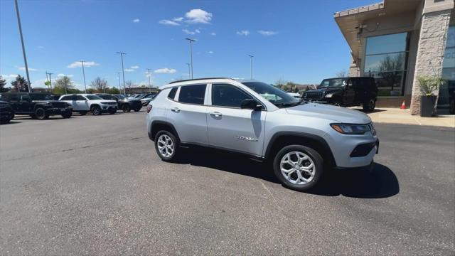 2024 Jeep Compass COMPASS LATITUDE 4X4