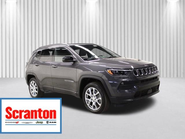 2024 Jeep Compass COMPASS LATITUDE LUX 4X4