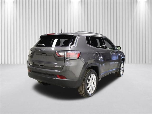 2024 Jeep Compass COMPASS LATITUDE LUX 4X4