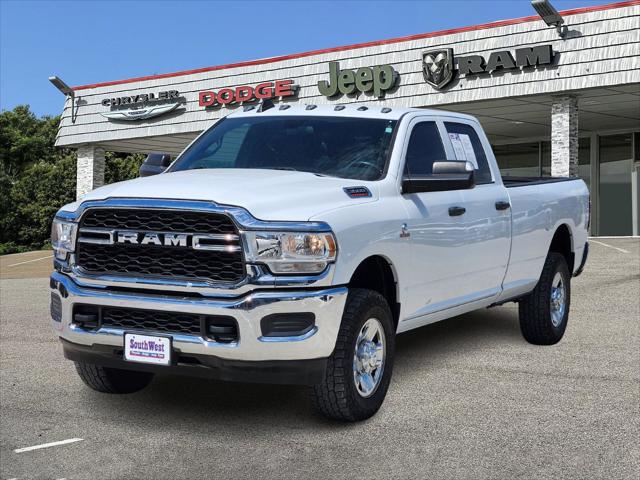 2022 RAM 3500 Tradesman Crew Cab 4x4 8 Box